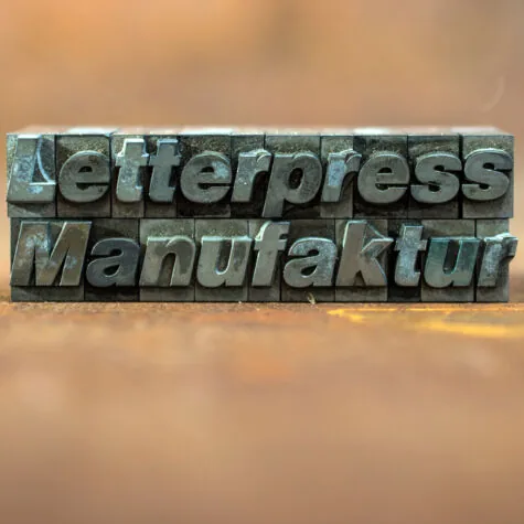 Bleisatz Letterpress Manufaktur Hamburg Die Letterpress Manufaktur Hamburg betreibt ein kreatives Atelier und eine ursprüngliche Werkstatt für ein altes, wiederentdecktes Druckverfahren